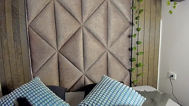 AbbyWathson online show from March 31, 11:56 am