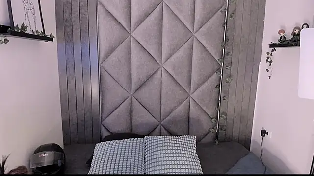 AbbyWathson online show from November 18, 7:28 pm