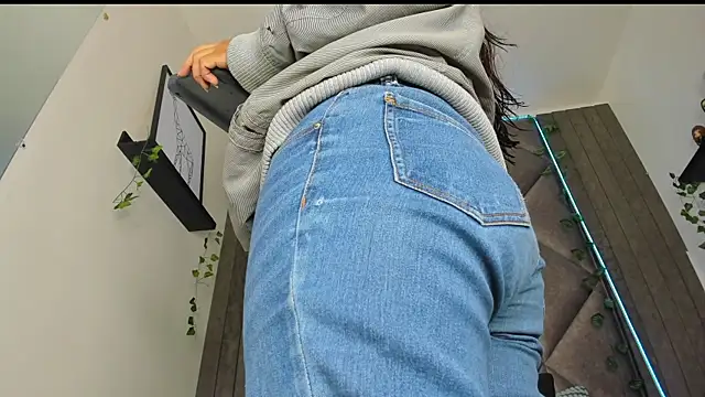 AbbyWathson online show from November 8, 7:50 pm