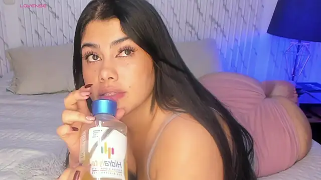 Snapshot of salome_lee chatting on November 27, 12:55 am salome lee online show from November 27, 12:55 am