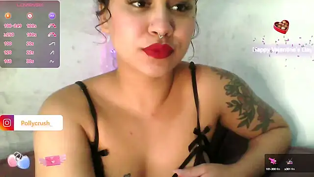 Snapshot of PollyCrush chatting on February 23, 8:11 pm PollyCrush online show from February 23, 8:11 pm
