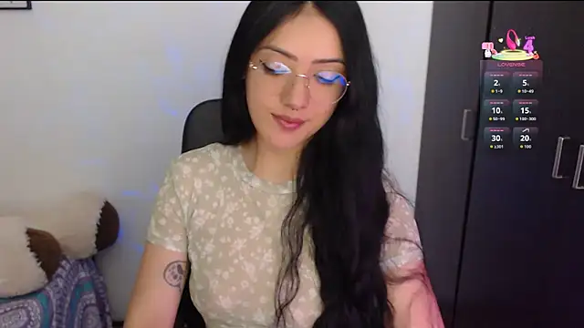 Snapshot of Suzanne_abbey chatting on November 9, 11:09 pm Suzanne abbey online show from November 9, 11:09 pm