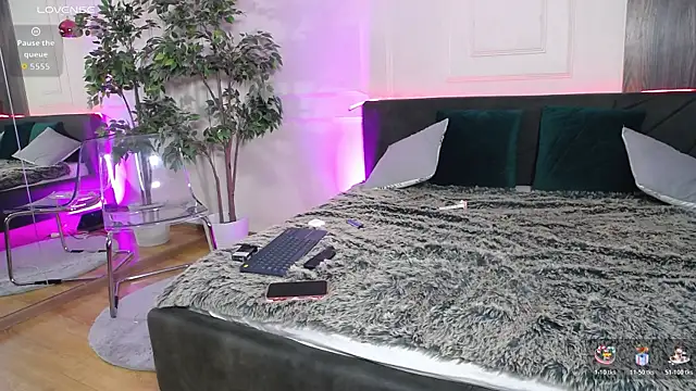 Snapshot of CreamyInkky_ chatting on November 3, 10:30 am CreamyInkky online show from November 3, 10:30 am