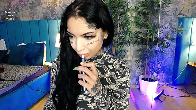 Snapshot of CreamyInkky_ chatting on February 10, 7:29 am CreamyInkky online show from February 10, 7:29 am