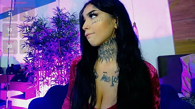 Snapshot of CreamyInkky_ chatting on January 9, 5:47 am CreamyInkky online show from January 9, 5:47 am