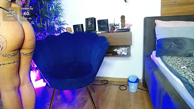 Snapshot of CreamyInkky_ chatting on March 1, 6:13 am CreamyInkky online show from March 1, 6:13 am