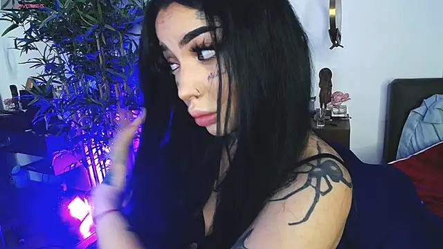 CreamyInkky  online show from April 15, 5:24 am