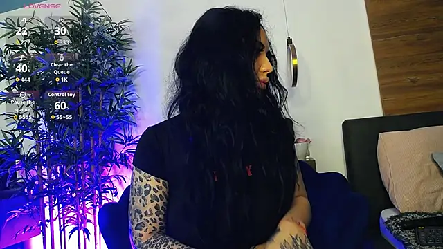 CreamyInkky  online show from April 4, 6:53 am