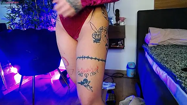 CreamyInkky  online show from March 19, 8:58 am