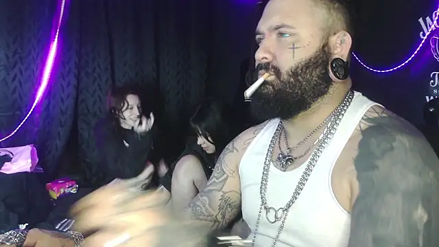 darkclothes online show from October 16, 8:33 am