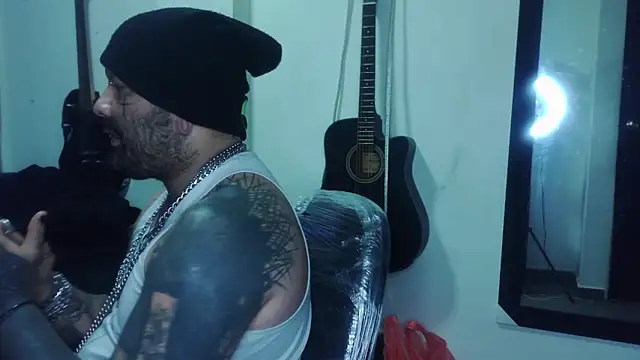 darkclothes online show from February 11, 11:12 pm