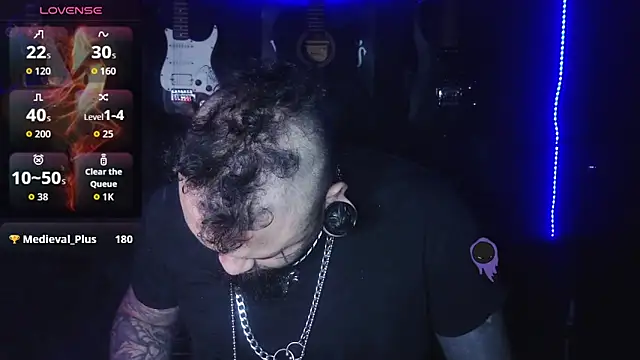 darkclothes online show from November 30, 6:58 am