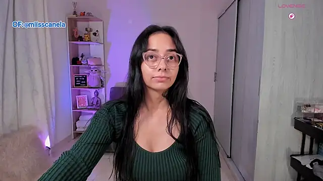 Aleja24Evans online show from December 2, 1:17 am