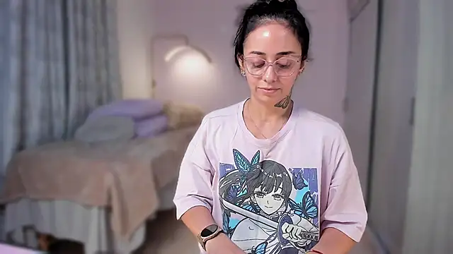 Snapshot of Aleja24Evans chatting on February 24, 1:06 am Aleja24Evans online show from February 24, 1:06 am