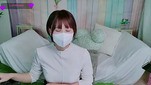 Snapshot of SERA-xx- chatting on October 4, 5:20 am SERA-xx- online show from October 4, 5:20 am