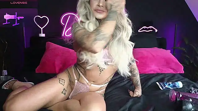 Divina X  online show from February 25, 2:58 pm