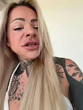 Divina X  online show from March 8, 9:45 am