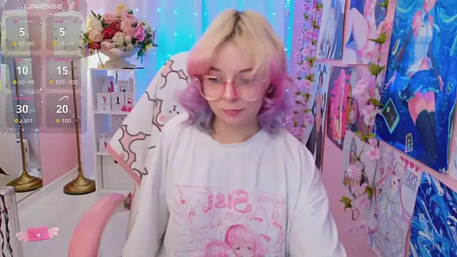 Coconut Mia online show from November 15, 9:30 pm