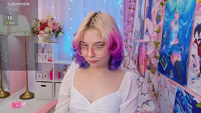 Coconut Mia online show from November 17, 3:16 pm