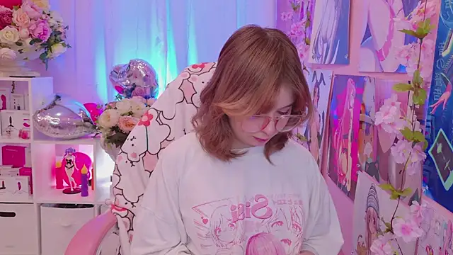 Coconut Mia online show from February 6, 8:05 pm