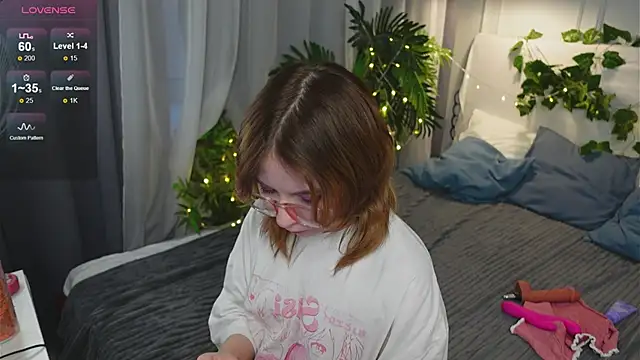Coconut Mia online show from April 26, 2:53 am
