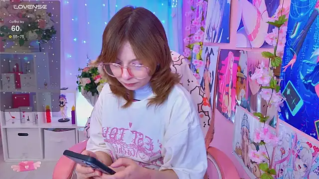 Coconut Mia online show from April 22, 2:46 pm