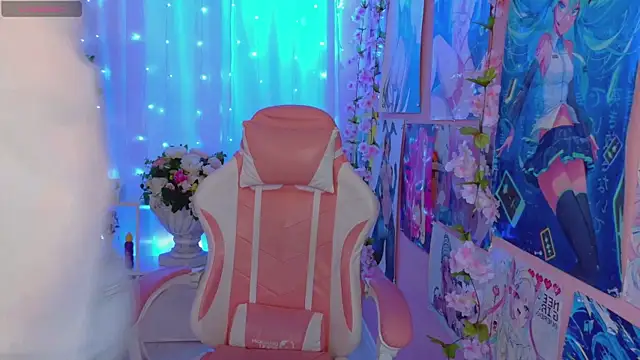 Coconut Mia online show from May 7, 6:22 pm