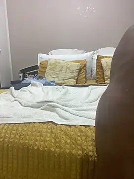 Nomthie online show from March 27, 6:53 pm