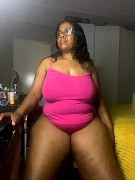Nomthie online show from October 7, 11:06 pm