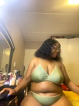 Nomthie online show from September 22, 5:41 pm