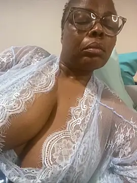 Nomthie online show from February 21, 11:29 pm