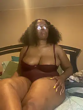 Nomthie online show from November 7, 8:57 pm