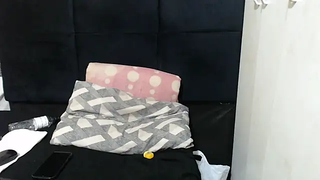 SweetHotBabby18 online show from November 11, 6:25 pm