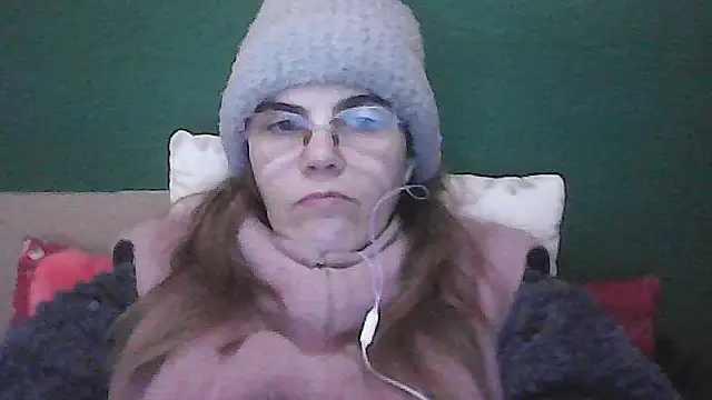 Snapshot of Musical__fantasy chatting on December 17, 3:55 am Musical fantasy online show from December 17, 3:55 am