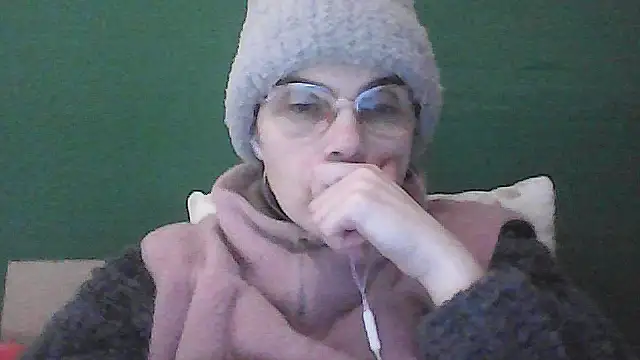 Snapshot of Musical__fantasy chatting on December 15, 7:52 pm Musical fantasy online show from December 15, 7:52 pm