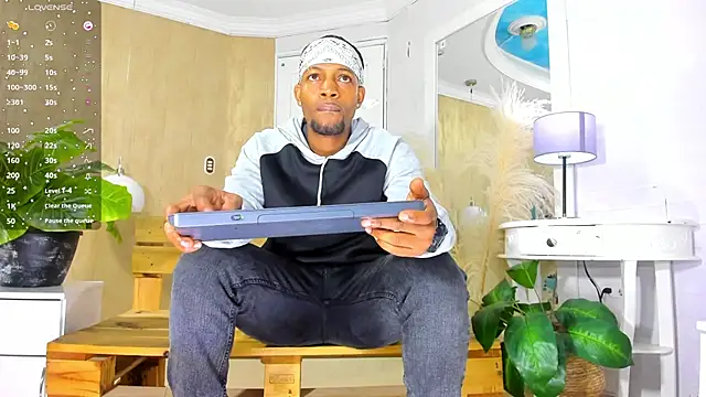 Snapshot of RicoBrown777_ chatting on June 21, 3:56 am RicoBrown777 online show from June 21, 3:56 am