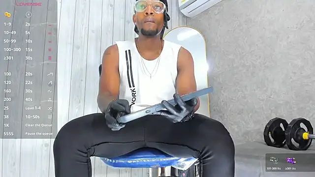 Snapshot of RicoBrown777_ chatting on July 15, 12:34 pm RicoBrown777 online show from July 15, 12:34 pm
