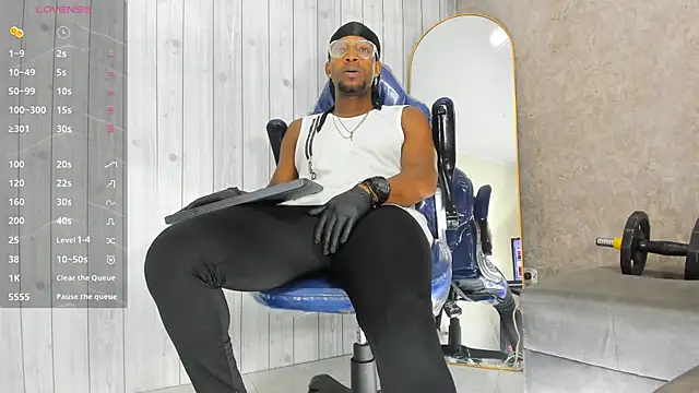 Snapshot of RicoBrown777_ chatting on July 16, 12:13 pm RicoBrown777 online show from July 16, 12:13 pm