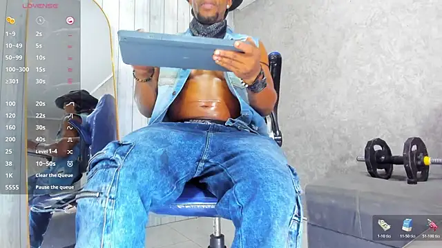 Snapshot of RicoBrown777_ chatting on July 18, 12:25 pm RicoBrown777 online show from July 18, 12:25 pm