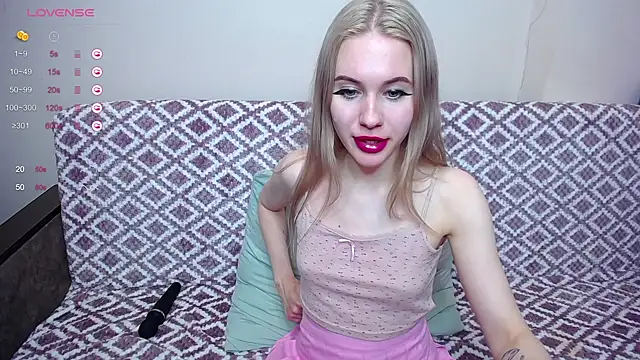 Snapshot of Olivia_Graceee chatting on December 27, 4:21 pm Olivia Graceee online show from December 27, 4:21 pm