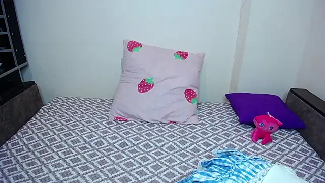 Snapshot of Olivia_Graceee chatting on December 21, 9:11 am Olivia Graceee online show from December 21, 9:11 am