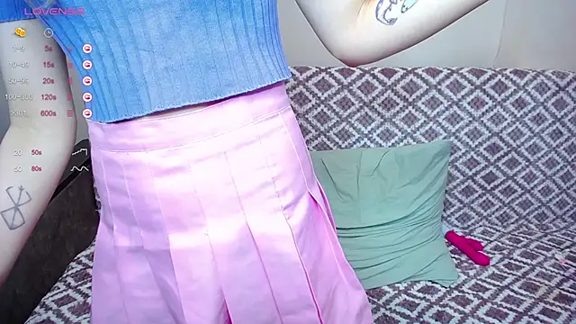 Snapshot of Olivia_Graceee chatting on December 22, 9:33 am Olivia Graceee online show from December 22, 9:33 am