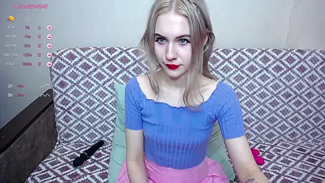 Snapshot of Olivia_Graceee chatting on December 18, 2:28 pm Olivia Graceee online show from December 18, 2:28 pm