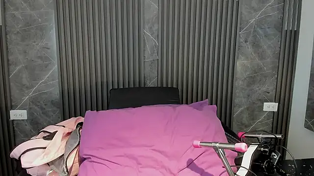 Snapshot of SaraiEvans chatting on February 3, 3:26 am SaraiEvans online show from February 3, 3:26 am