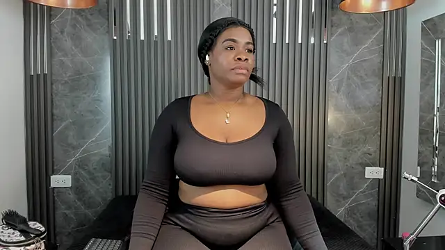 SaraiEvans online show from November 4, 3:21 am