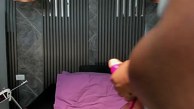 Snapshot of SaraiEvans chatting on January 10, 3:24 am SaraiEvans online show from January 10, 3:24 am