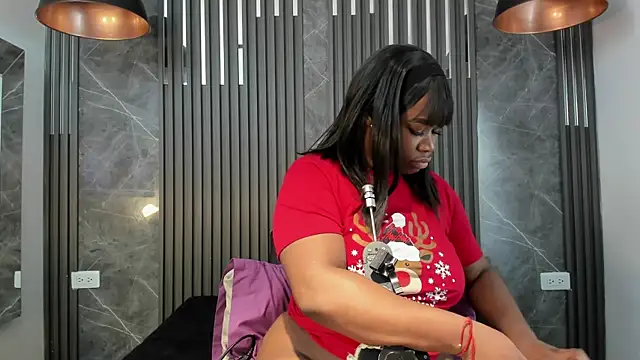 SaraiEvans online show from December 14, 3:35 am