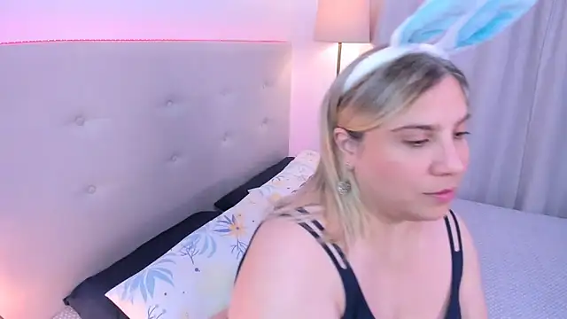 MissMaria online show from April 3, 4:19 am