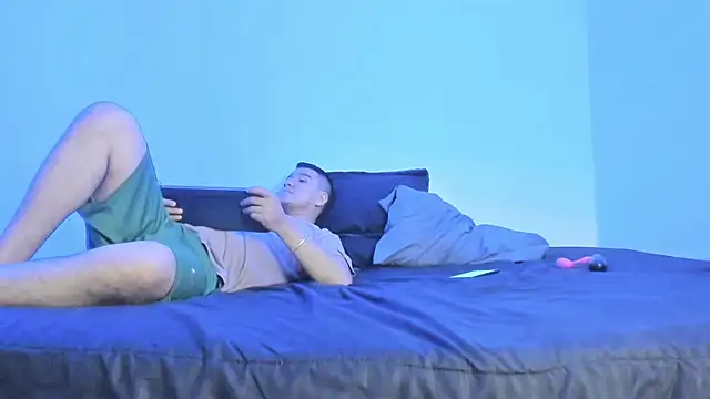 Snapshot of evanandsunny chatting on September 12, 11:48 pm evanandsunny online show from September 12, 11:48 pm