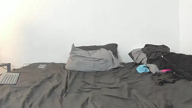 Snapshot of evanandsunny chatting on January 24, 8:00 pm evanandsunny online show from January 24, 8:00 pm